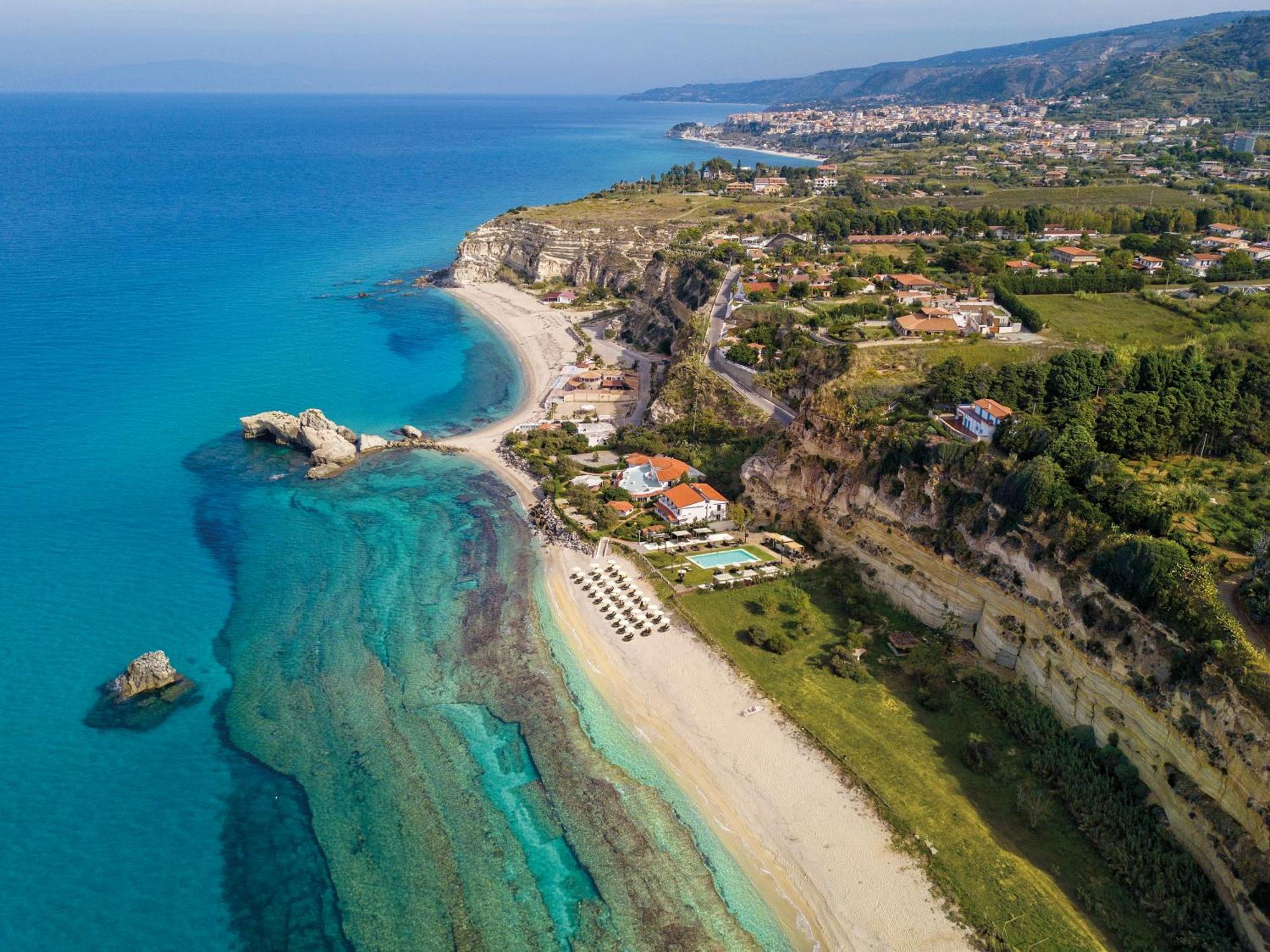 Borgo Di Riaci Beach Resort Santa Domenica  Bagian luar foto