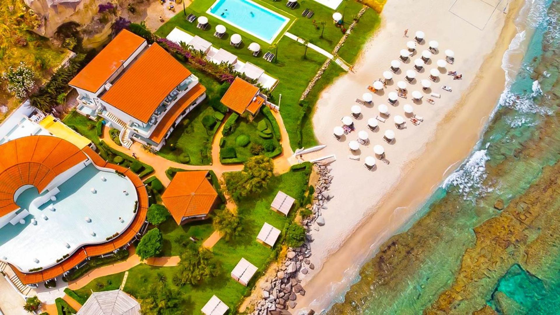 Borgo Di Riaci Beach Resort Santa Domenica  Bagian luar foto