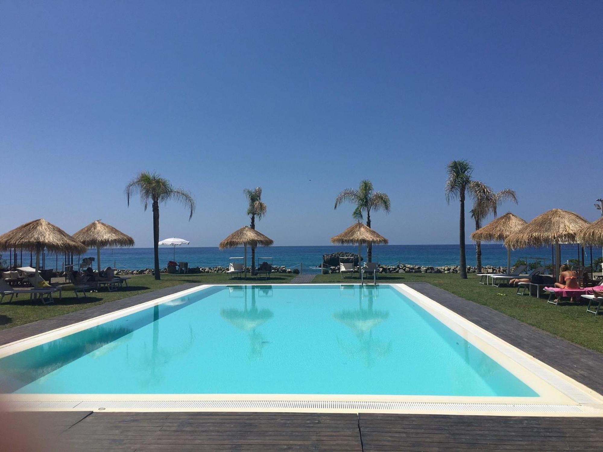 Borgo Di Riaci Beach Resort Santa Domenica  Bagian luar foto