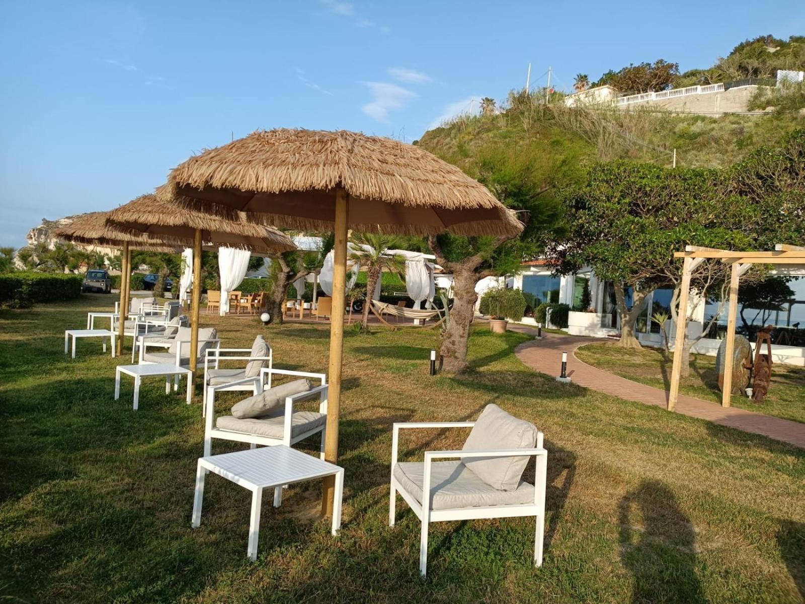 Borgo Di Riaci Beach Resort Santa Domenica  Bagian luar foto