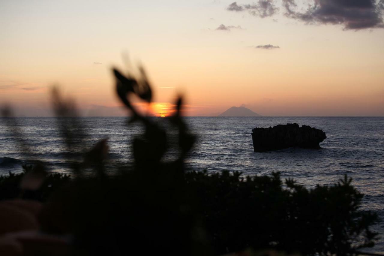 Borgo Di Riaci Beach Resort Santa Domenica  Bagian luar foto