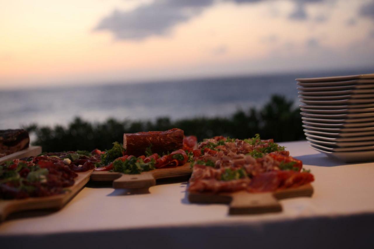 Borgo Di Riaci Beach Resort Santa Domenica  Bagian luar foto