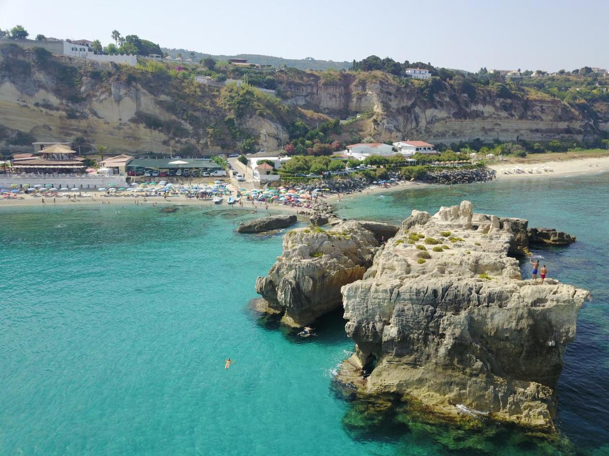 Borgo Di Riaci Beach Resort Santa Domenica  Bagian luar foto