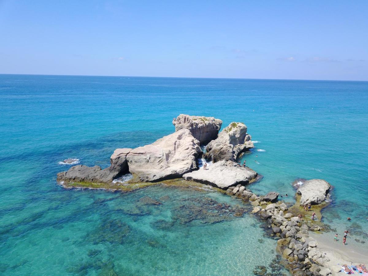 Borgo Di Riaci Beach Resort Santa Domenica  Bagian luar foto