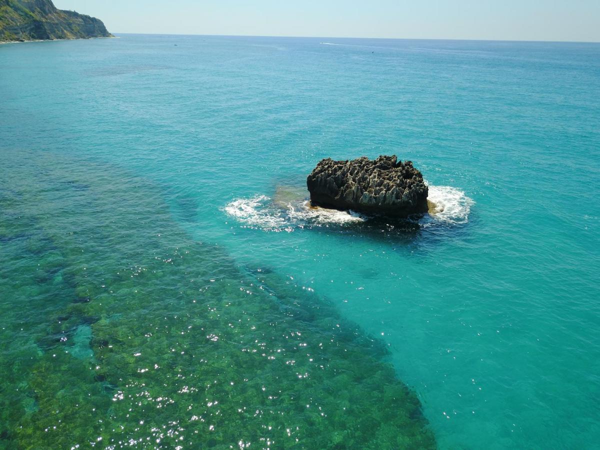 Borgo Di Riaci Beach Resort Santa Domenica  Bagian luar foto