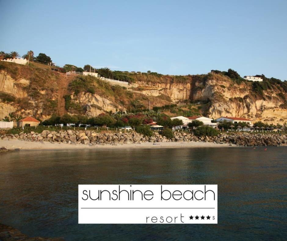 Borgo Di Riaci Beach Resort Santa Domenica  Bagian luar foto